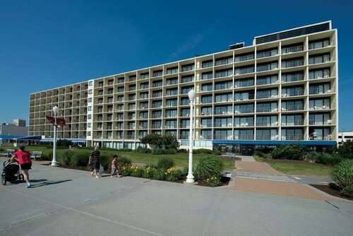 Гостиница Ramada by Wyndham Virginia Beach в Вирджиния-Бич