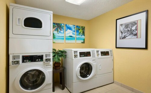 Гостиница Courtyard by Marriott Fort Myers Cape Coral в Форте Майерсе
