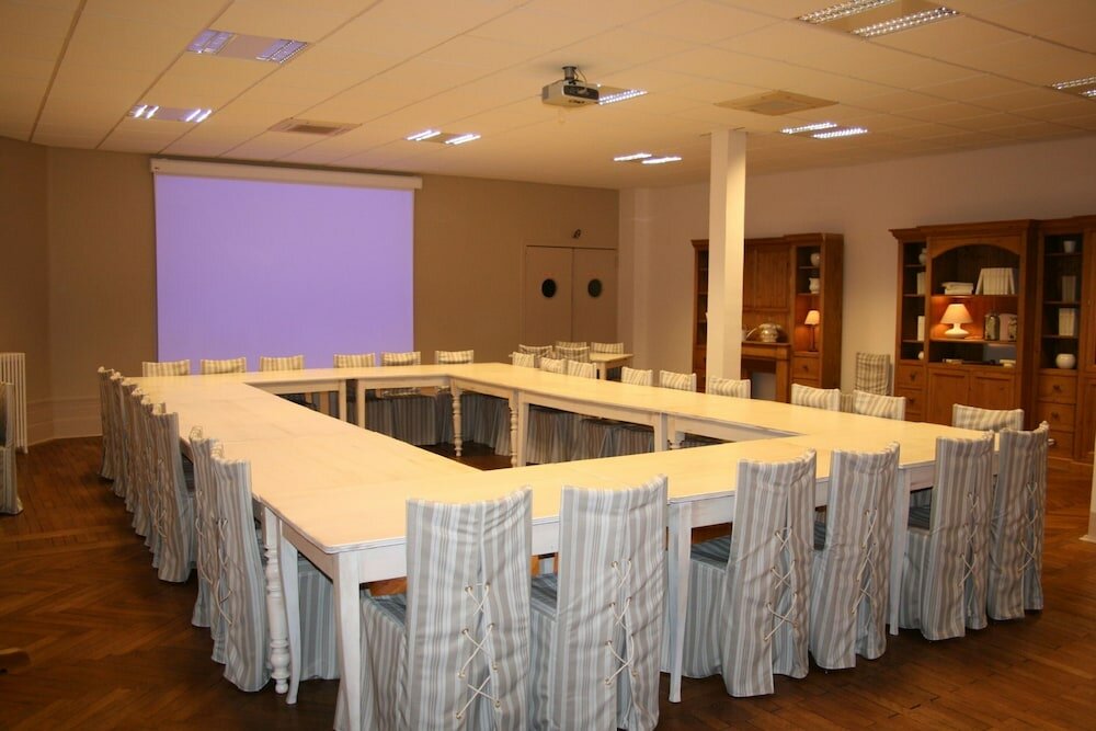 Фото Brit Hotel Bristol Montbéliard