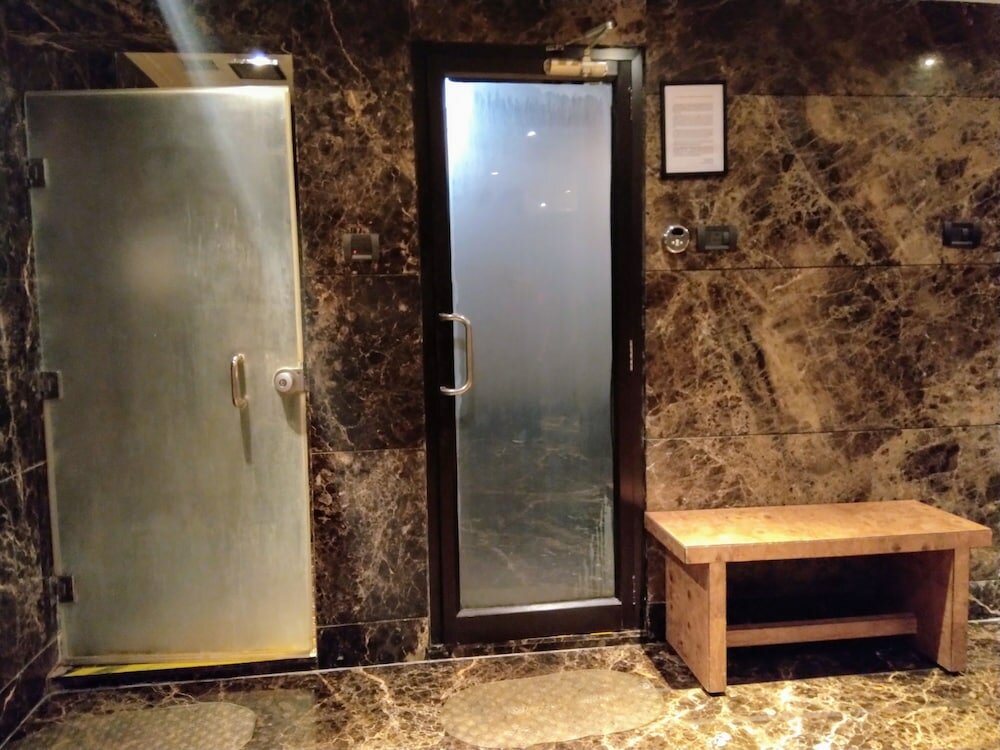Фото Vivanta Hyderabad, Begumpet