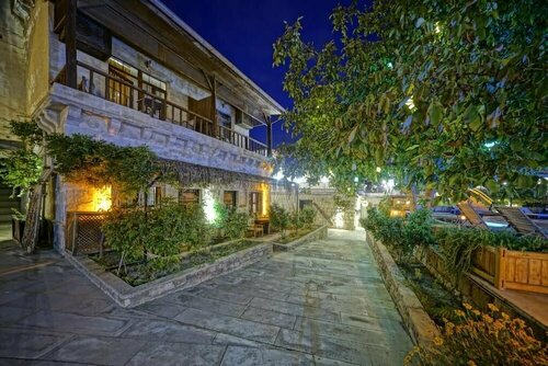 Гостиница Holiday Cave Hotel в Аксарае
