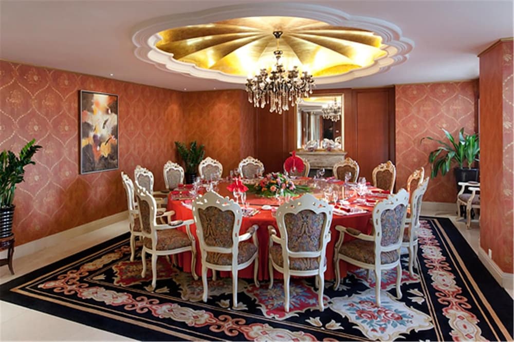 Фото Golden Ocean Hotel