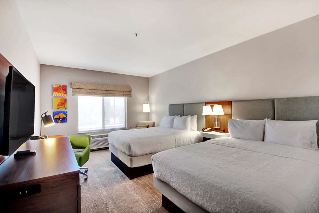 Фото Hampton Inn And Suites Hemet