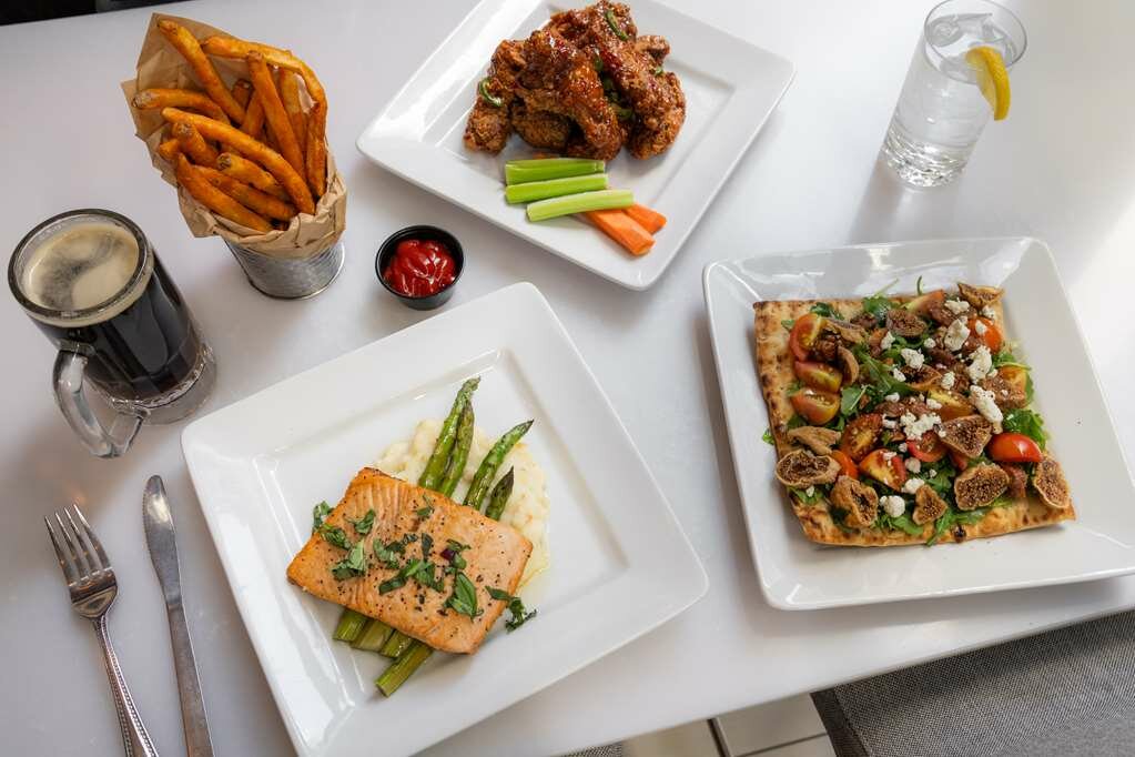 Фото Embassy Suites by Hilton New York Manhattan Times Square