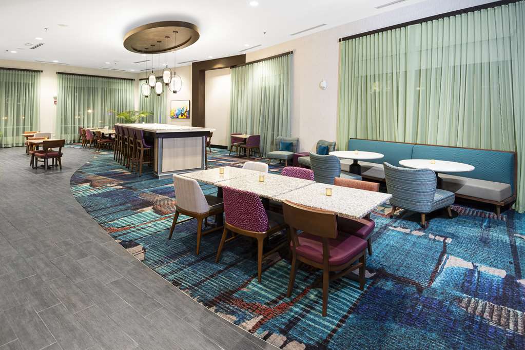 Фото Hampton Inn & Suites Raleigh Downtown