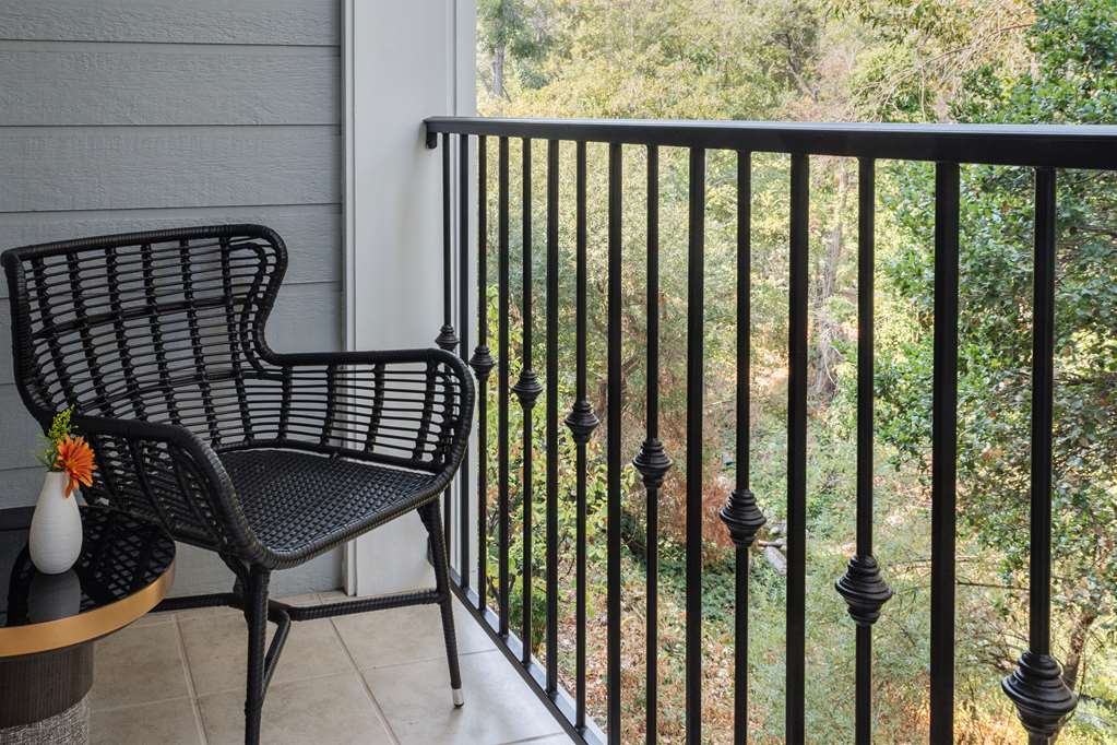 Фото The Inn at Saratoga, Tapestry Collection by Hilton