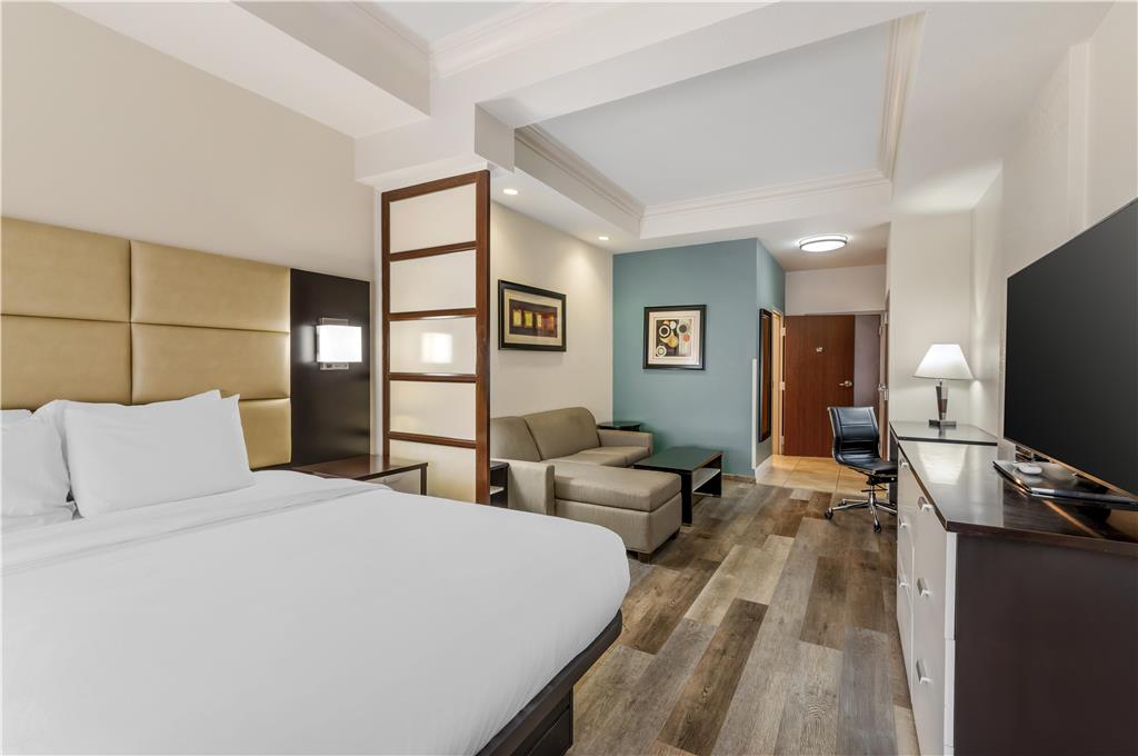 Фото Best Western Plus Jfk Inn & Suites