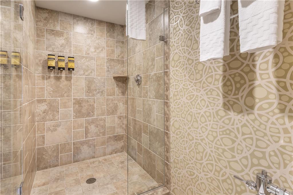 Фото Best Western Plus The Normandy Inn & Suites