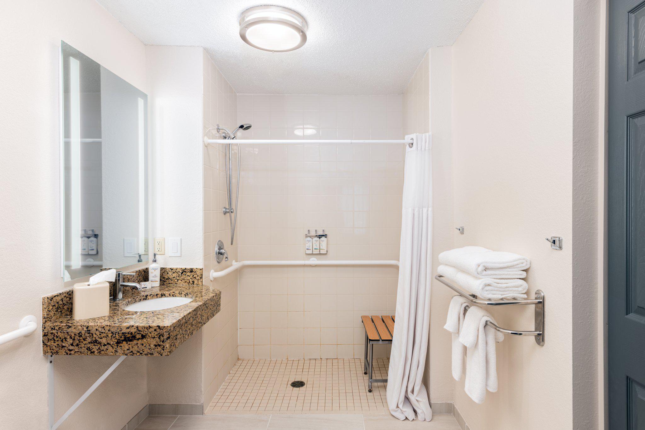 Фото Candlewood Suites Eagan Arpt South - Mall Area, an Ihg Hotel