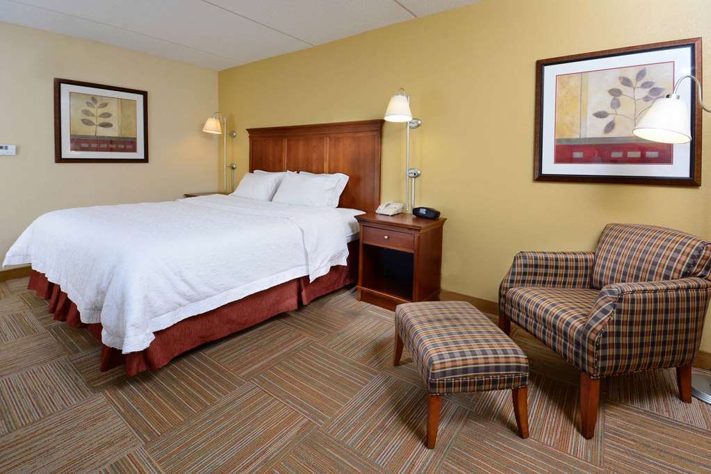 Фото Hampton Inn Raleigh-Capital Blvd. North
