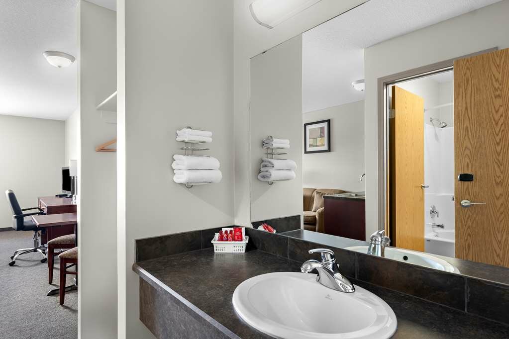 Фото Surestay Plus by Best Western Hardisty