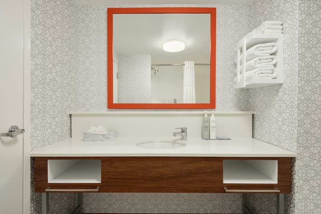 Фото Hampton Inn & Suites San Marcos