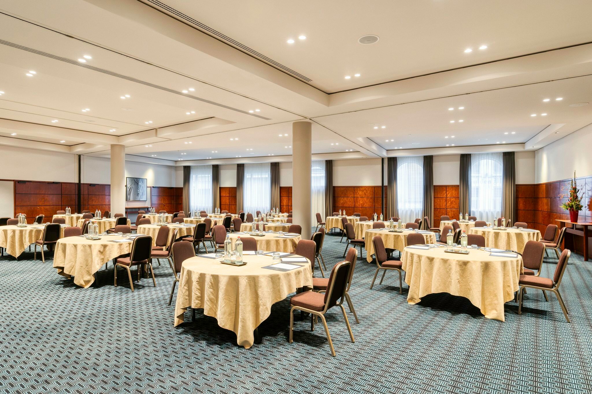 Фото Crowne Plaza Bruges