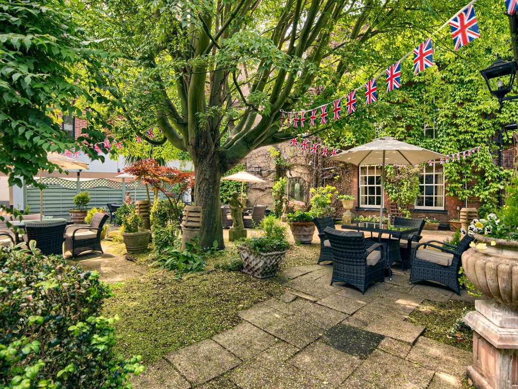 Фото Mercure Salisbury White Hart Hotel