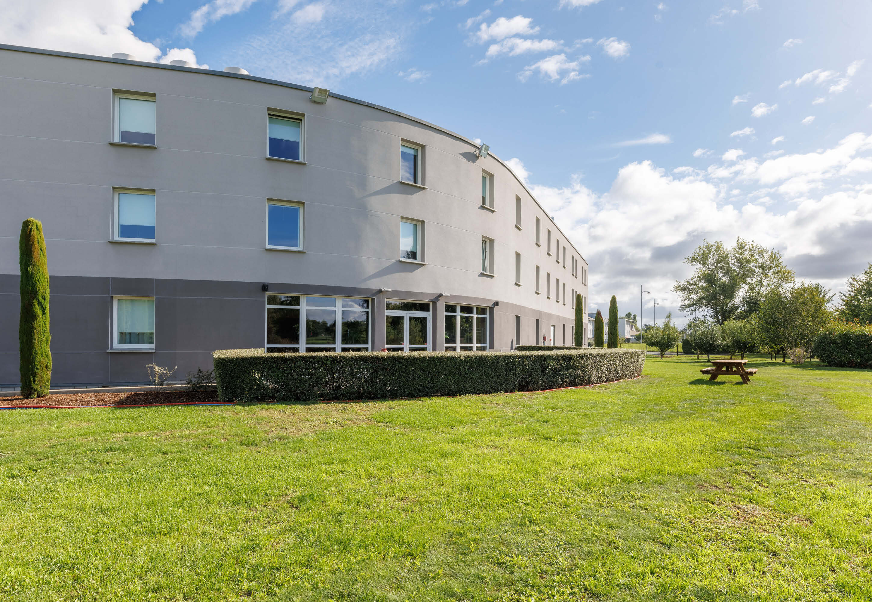 Фото B&b Hotel Clermont-Ferrand Nord Riom