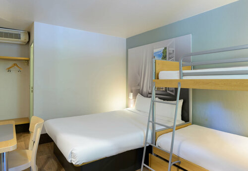 Гостиница B&b Hotel Pontault Combault в Мелёне