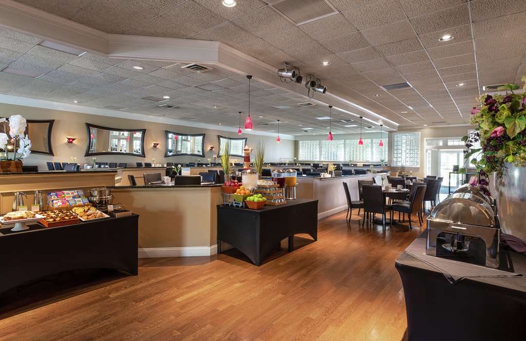Фото Doubletree by Hilton Cape Cod - Hyannis