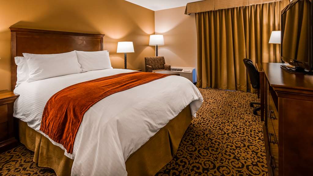 Фото Best Western Tyrolean Lodge