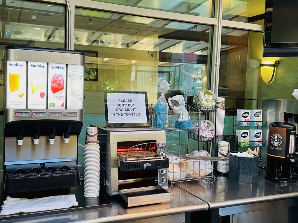 Фото SureStay by Best Western Richmond Vancouver Airport