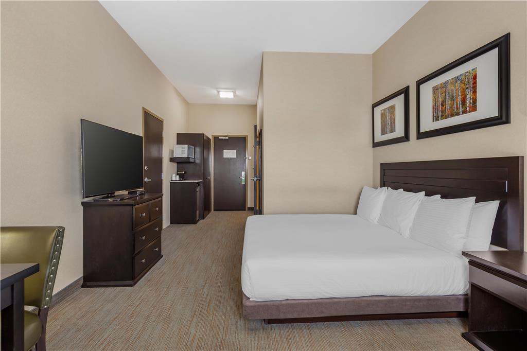 Фото Best Western Wainwright Inn & Suites