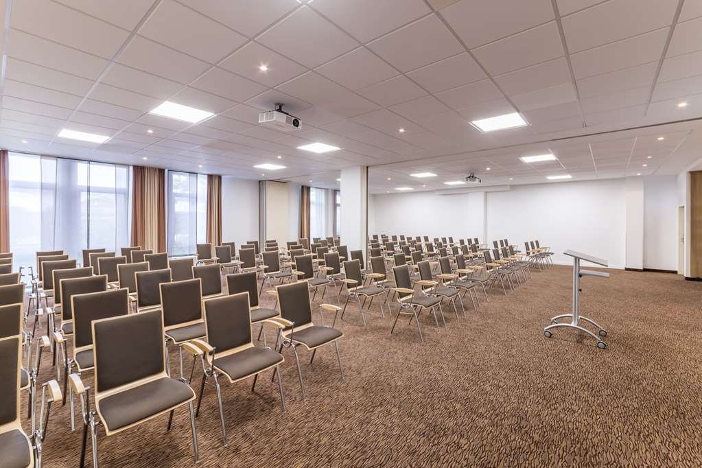 Фото Park Inn by Radisson Göttingen