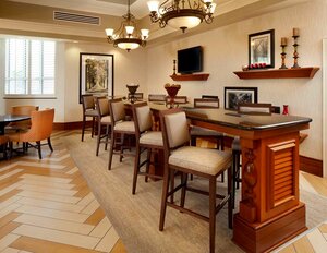 Гостиница Hampton Inn & Suites Savannah/Midtown