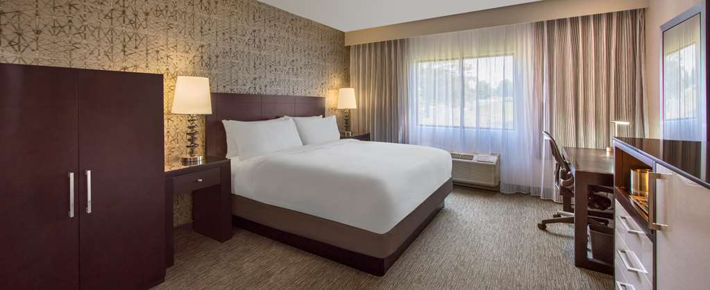 Фото DoubleTree by Hilton Chicago Wood Dale - Elk Grove
