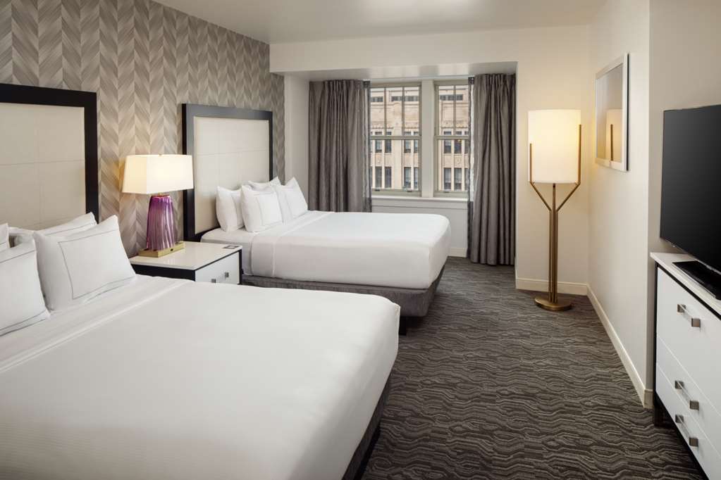 Фото Doubletree Suites by Hilton Detroit Downtown - Fort Shelby