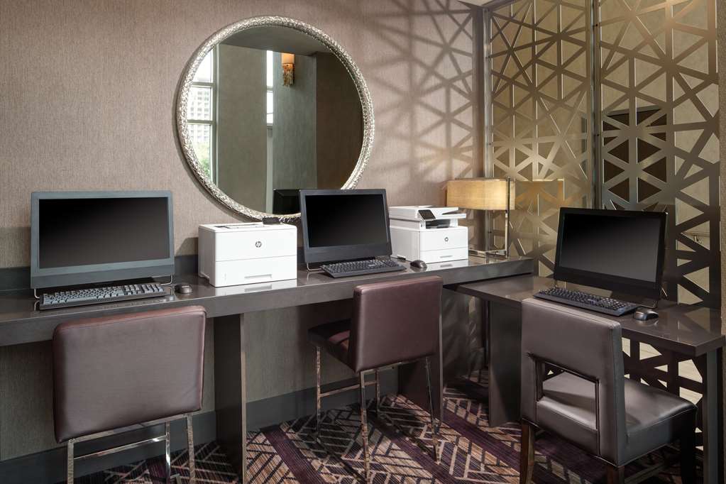 Фото Embassy Suites by Hilton Charlotte Uptown
