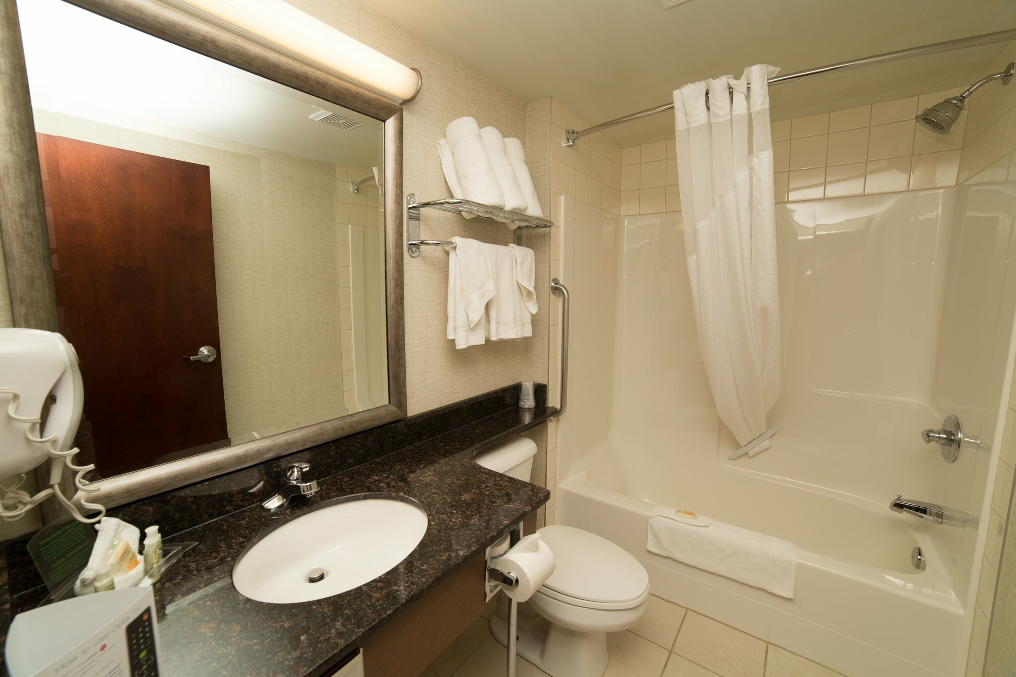 Фото Holiday Inn Hotel & Suites Lloydminster