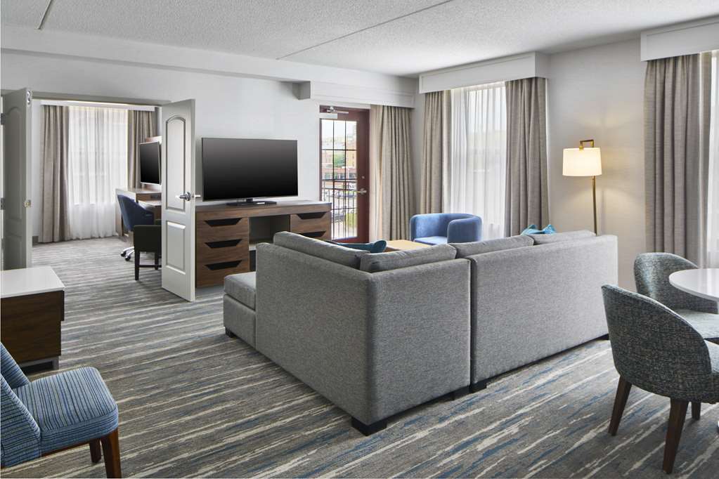 Фото Hampton Inn & Suites Saratoga Springs Downtown