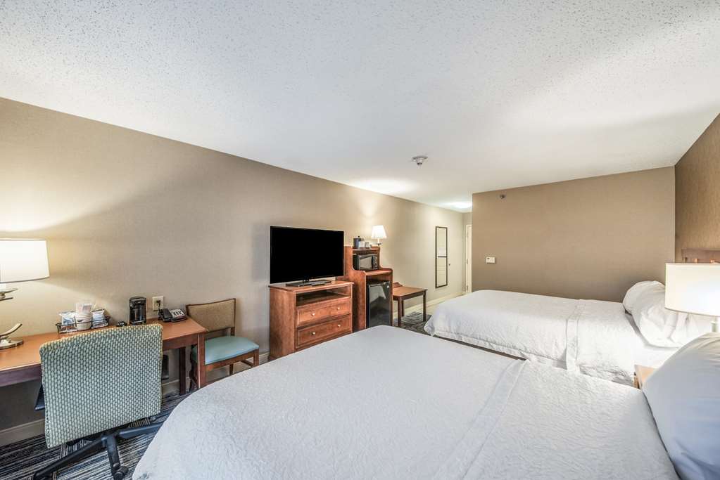 Фото Hampton Inn Greenfield