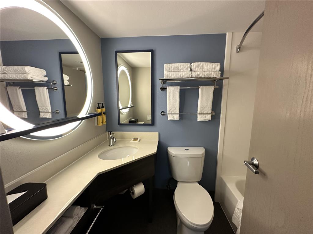 Фото Comfort Inn & Suites Downtown Tacoma