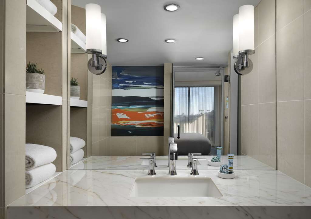 Фото Hotel La Jolla, Curio Collection by Hilton