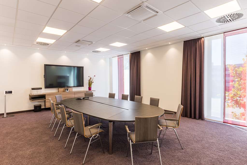 Фото Park Inn by Radisson Neumarkt