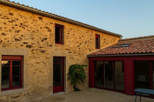 Гостиница Le Puy Carmin - Chambres D'hôtes в Ла-Роше-сюре-Йоне