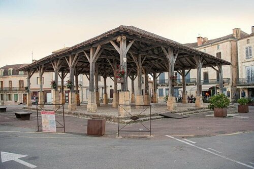 Гостиница Rcn Camping Le Moulin De La Pique в Сарле-ла-Канеде