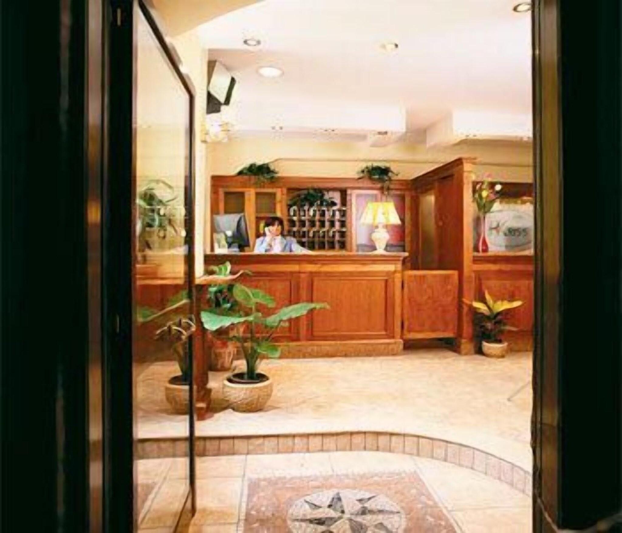 Фото отеля 2