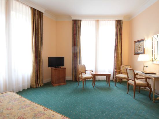 Фото Ateneo Garden Palace