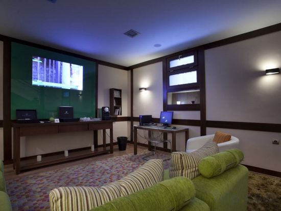 Фото Suites Gran VIA 44 Apartahotel