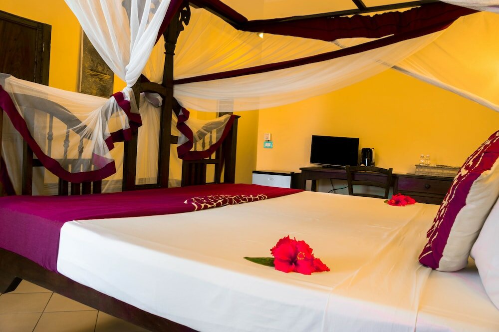 Фото Uroa Bay Beach Resort