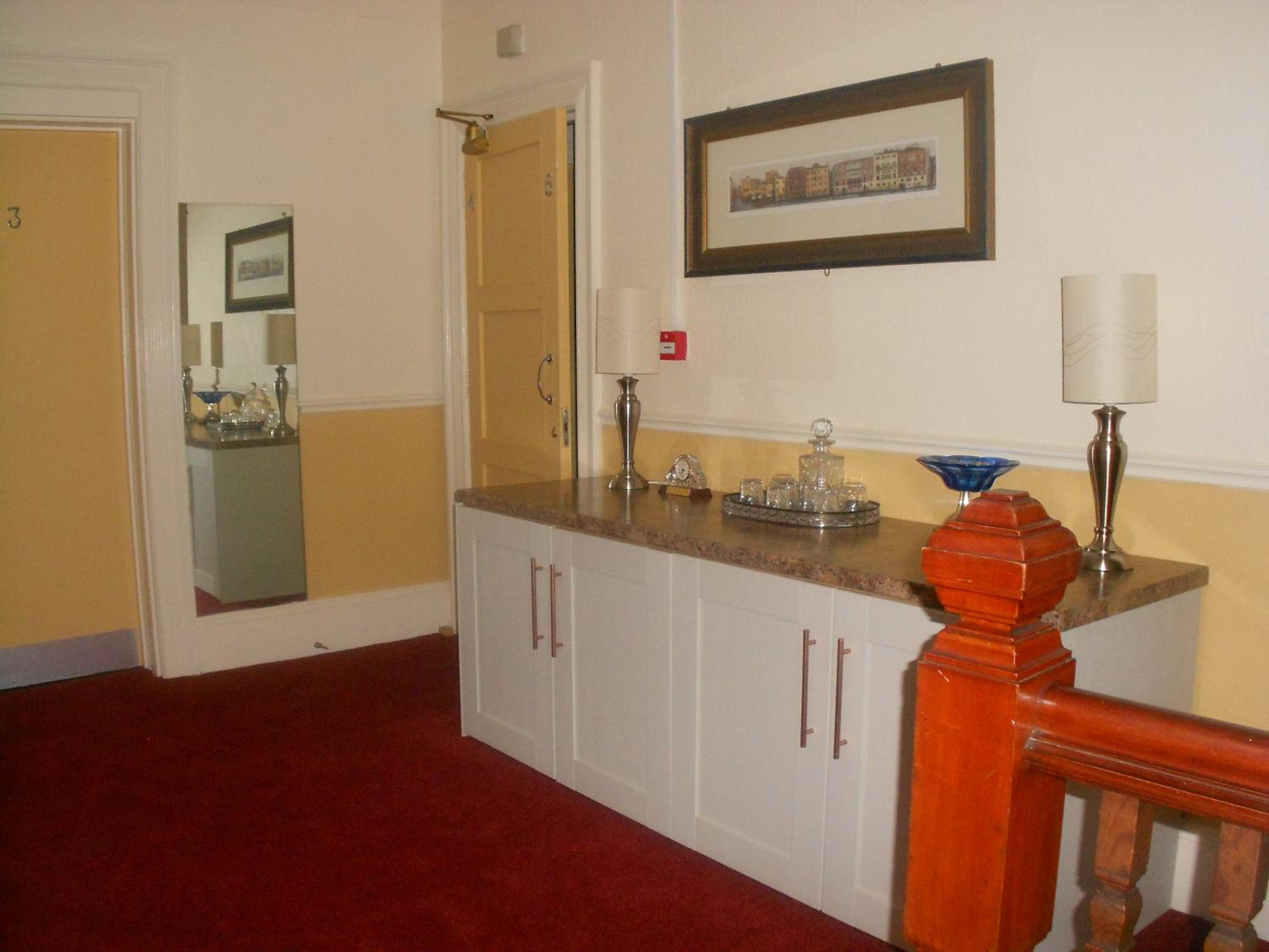 Фото St Annes Hotel