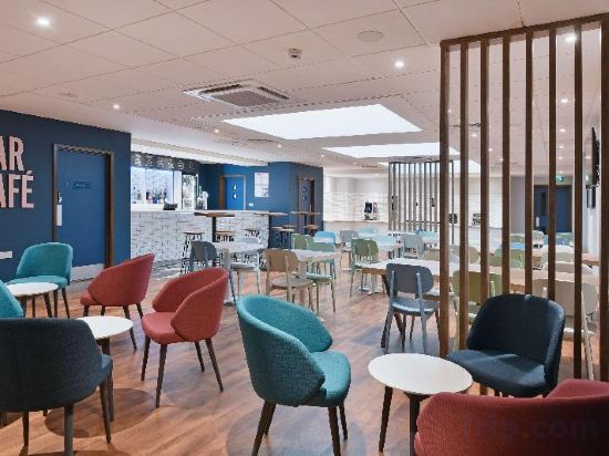 Фото Travelodge London Bethnel Green