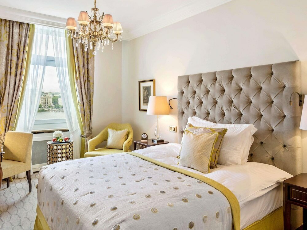 Фото Fairmont Hotel Vier Jahreszeiten