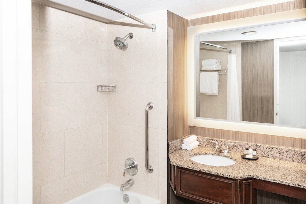 Фото Sheraton Indianapolis City Centre Hotel