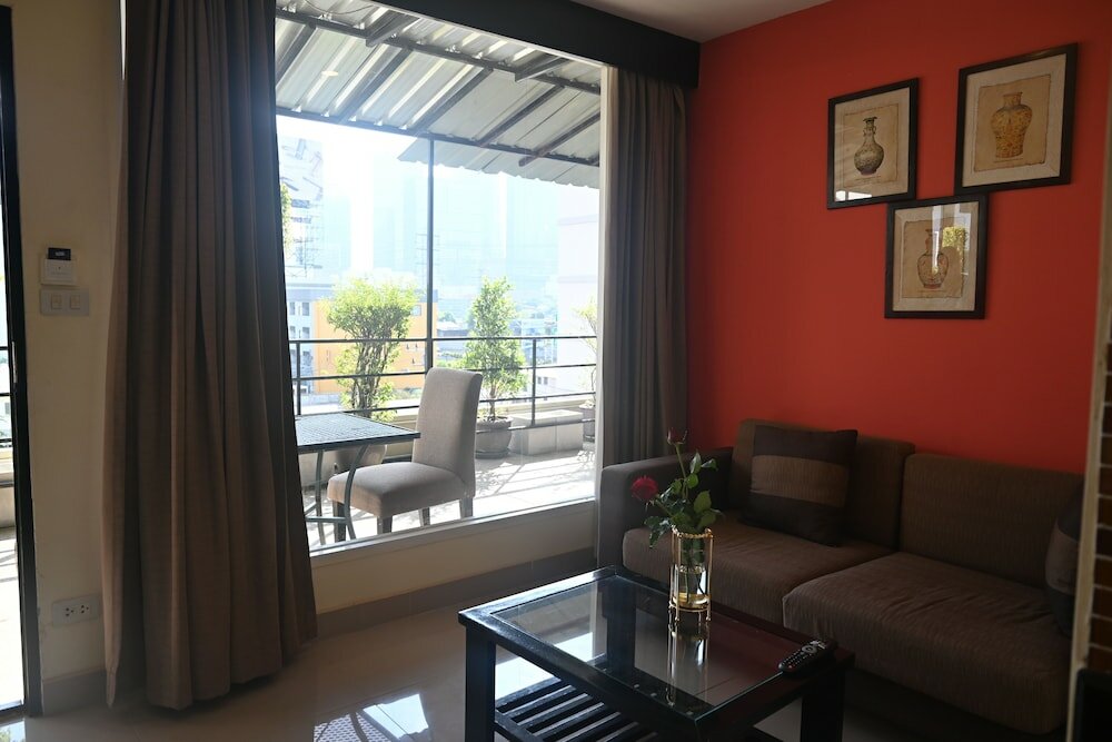 Фото Boss Suites Nana Hotel