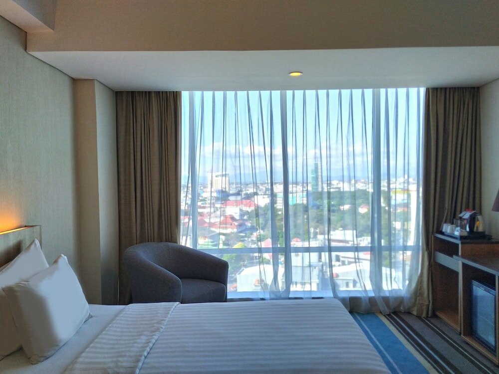 Фото Swiss-Belhotel Makassar