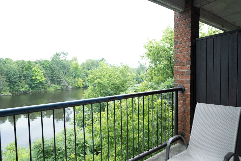 Фото Ramada by Wyndham Ottawa On The Rideau