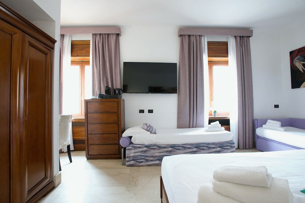 Фото St. Peter' Six Rooms & Suites