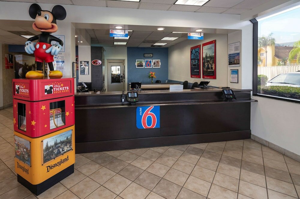 Фото Motel 6 Anaheim Maingate